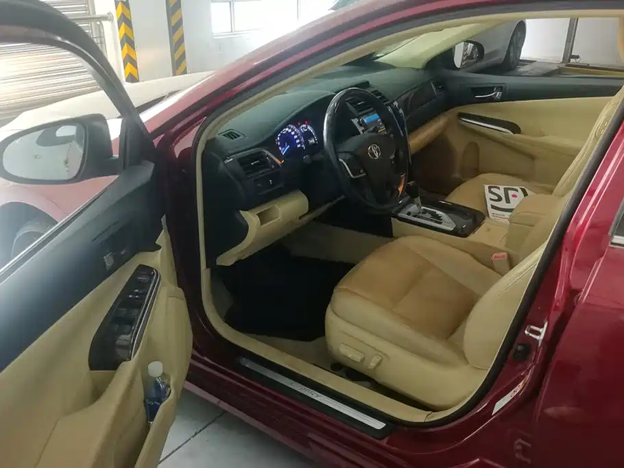 Toyota Camry — миниатюра 9