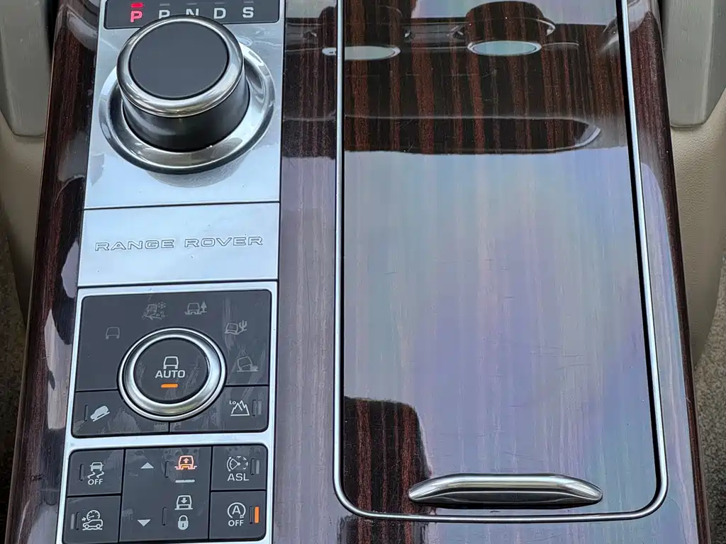 Land Rover Range Rover — миниатюра 14