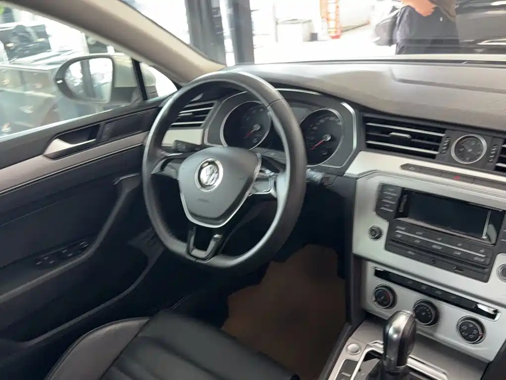 Volkswagen Magotan — миниатюра 4