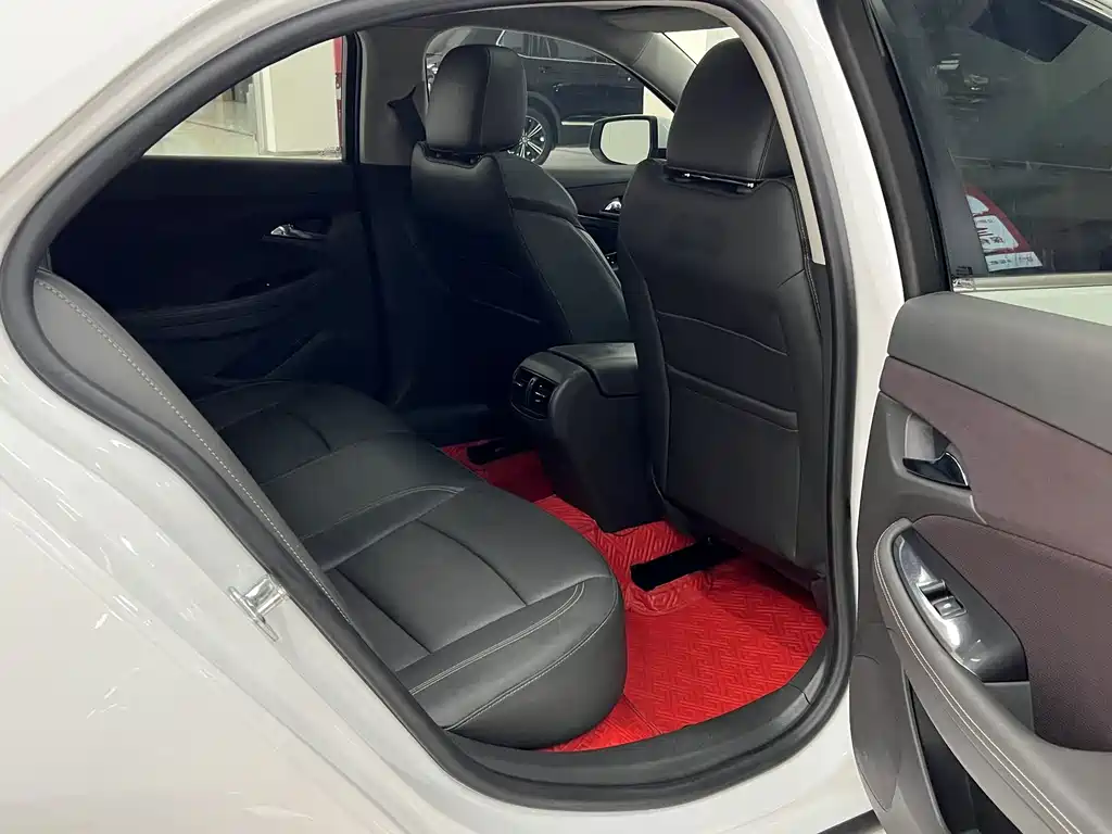Chevrolet Malibu — миниатюра 10
