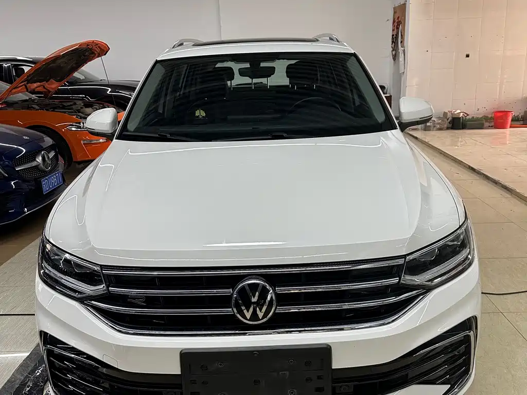 Volkswagen Tiguan L — миниатюра 2
