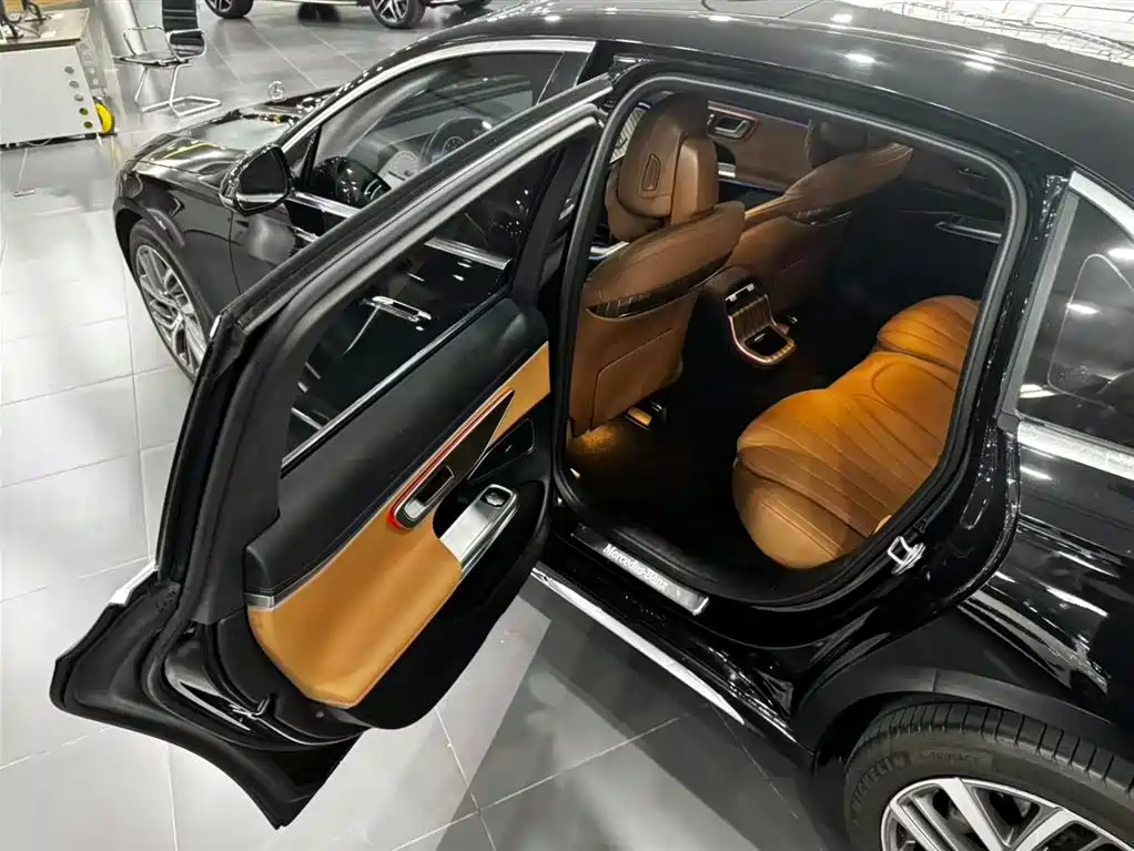 Mercedes-Benz E-Class — миниатюра 15
