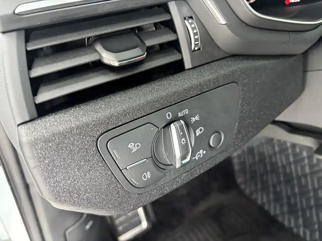 Audi A4L — миниатюра 15
