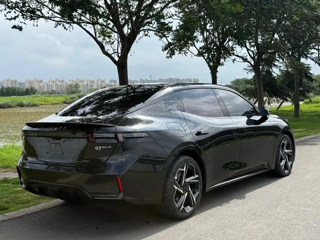 Lynk & Co 07 EM-P — миниатюра 5