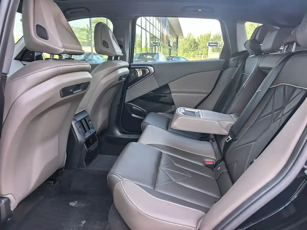BMW X3 — миниатюра 12
