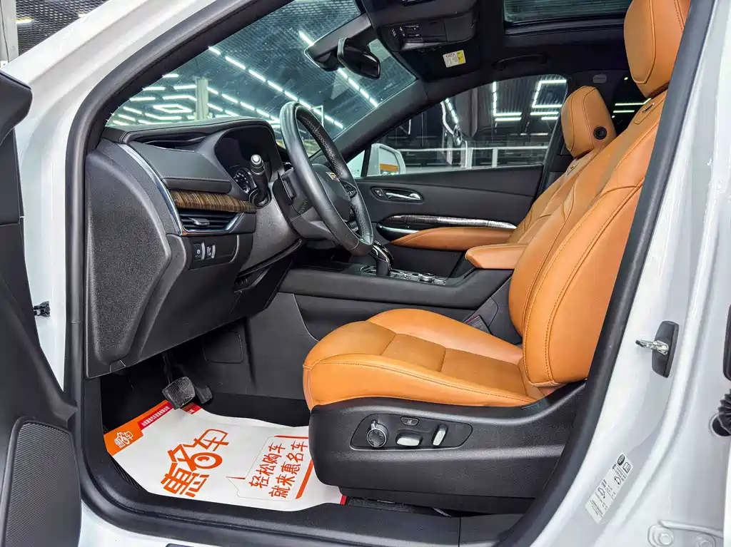Cadillac XT4 — миниатюра 8