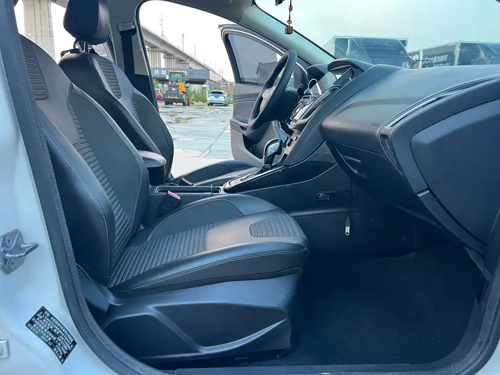 Ford Focus — миниатюра 11