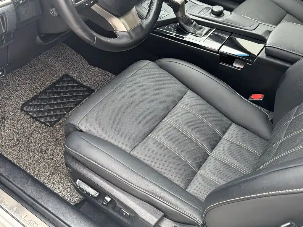 Lexus ES — миниатюра 9
