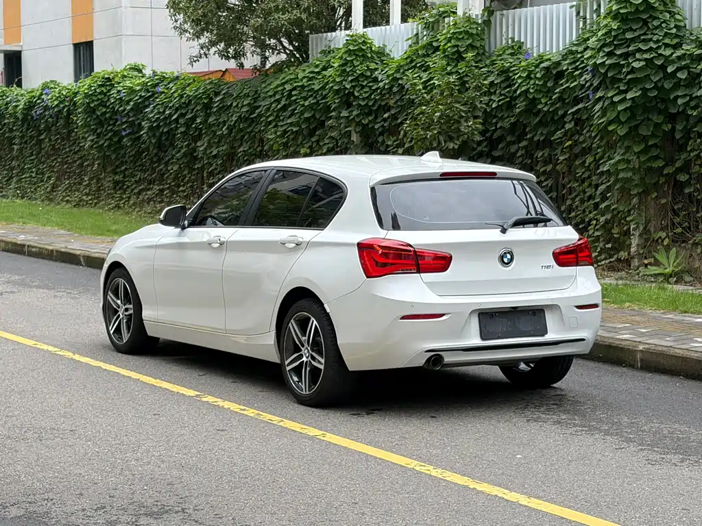 BMW 1 Series (Import) — миниатюра 10