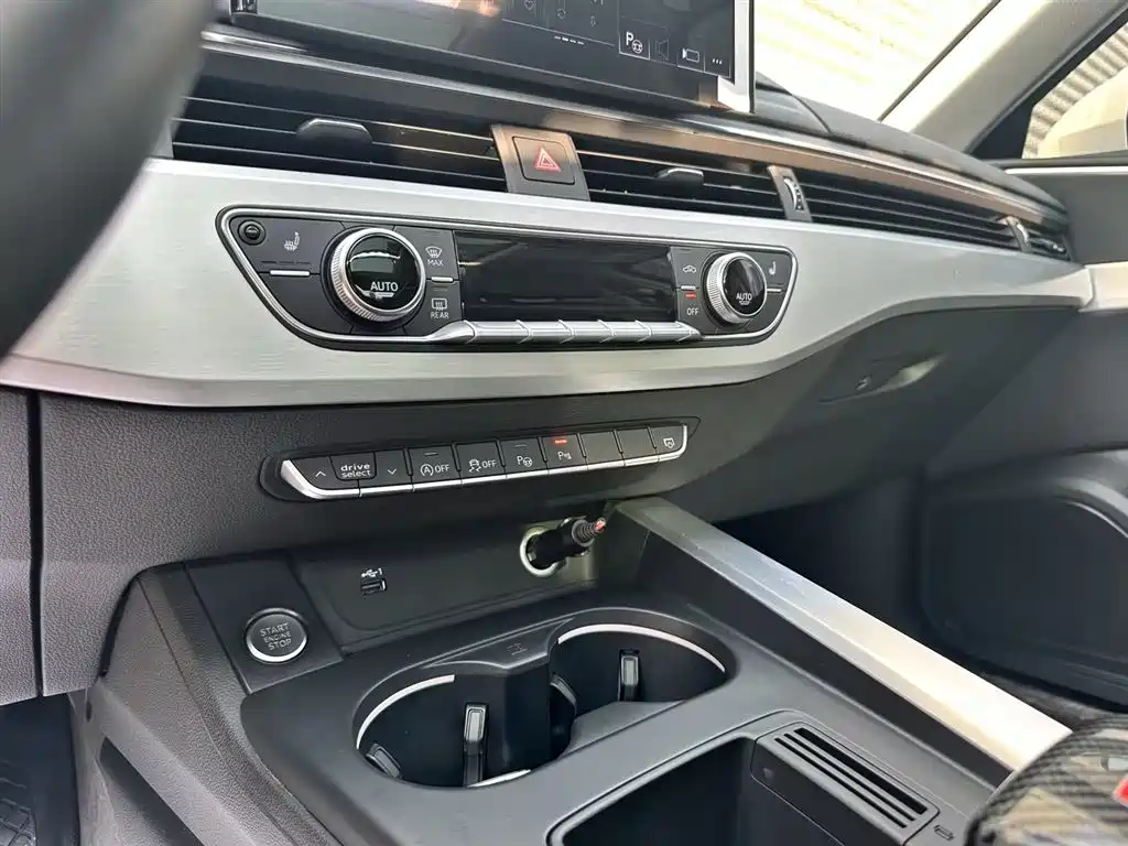 Audi A4L — миниатюра 19