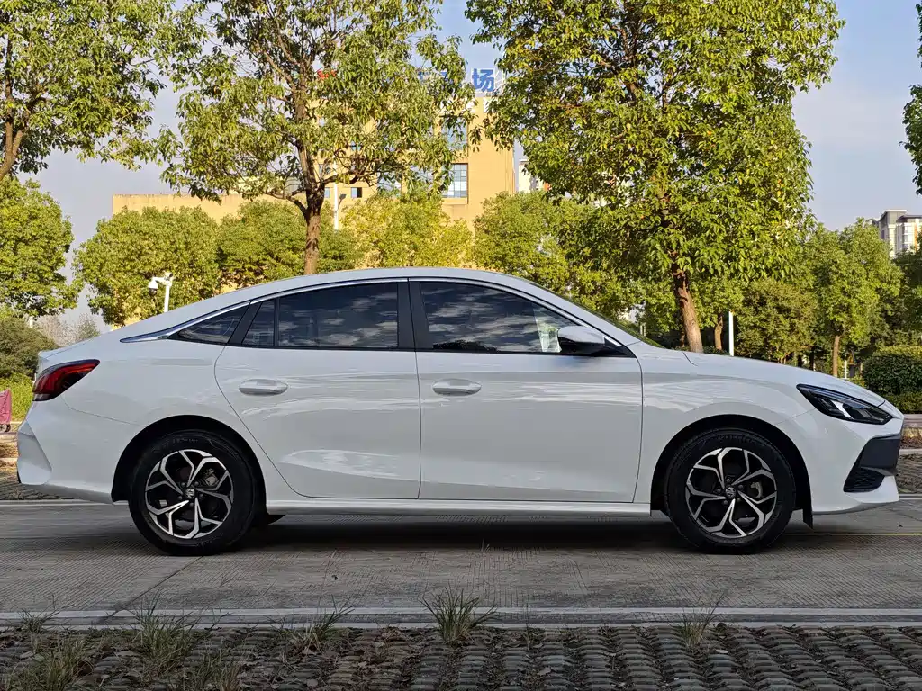 MG MG5 — миниатюра 4