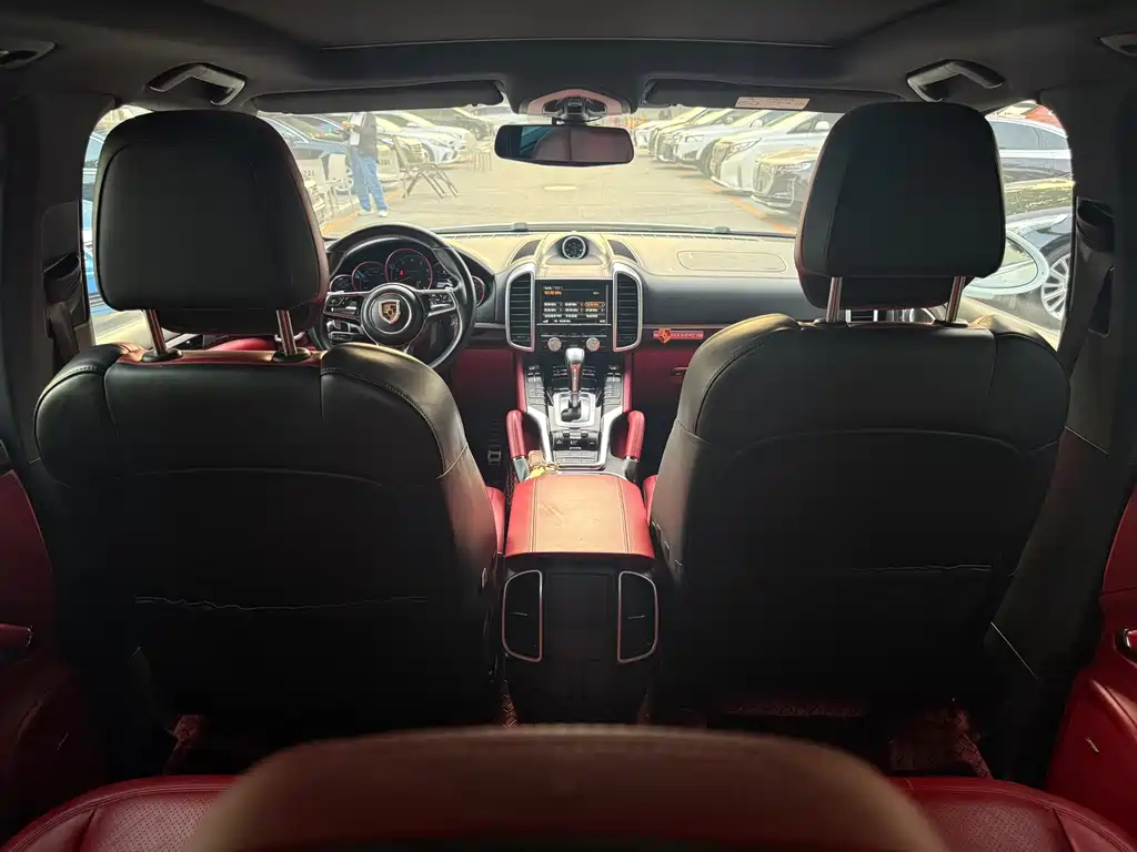 Porsche Cayenne — миниатюра 21