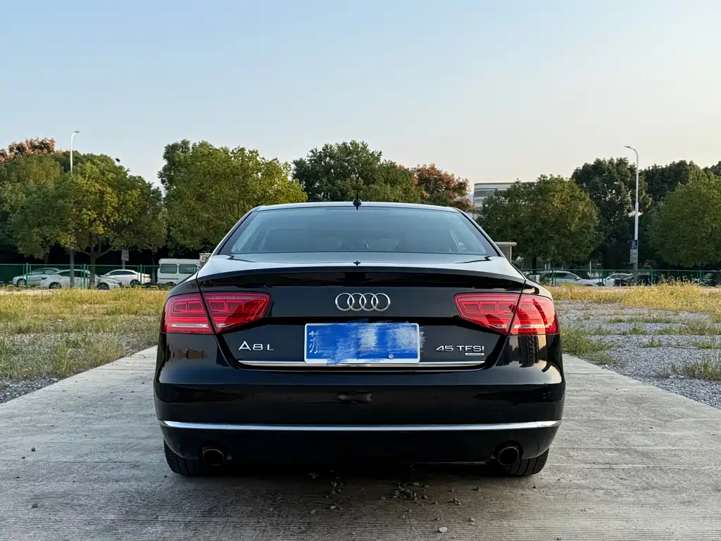 Audi A8 — миниатюра 5