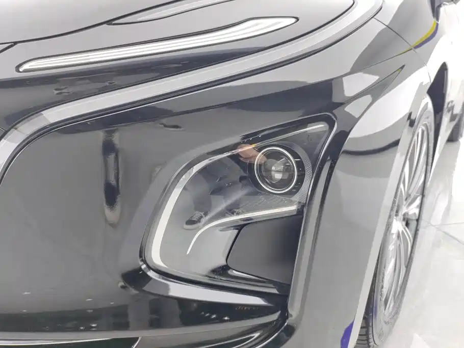 Hongqi Hongqi E-QM5 — миниатюра 5