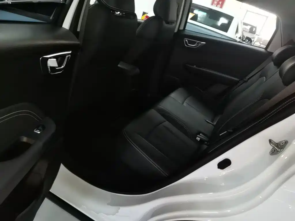 Geely Vision X3 — миниатюра 17