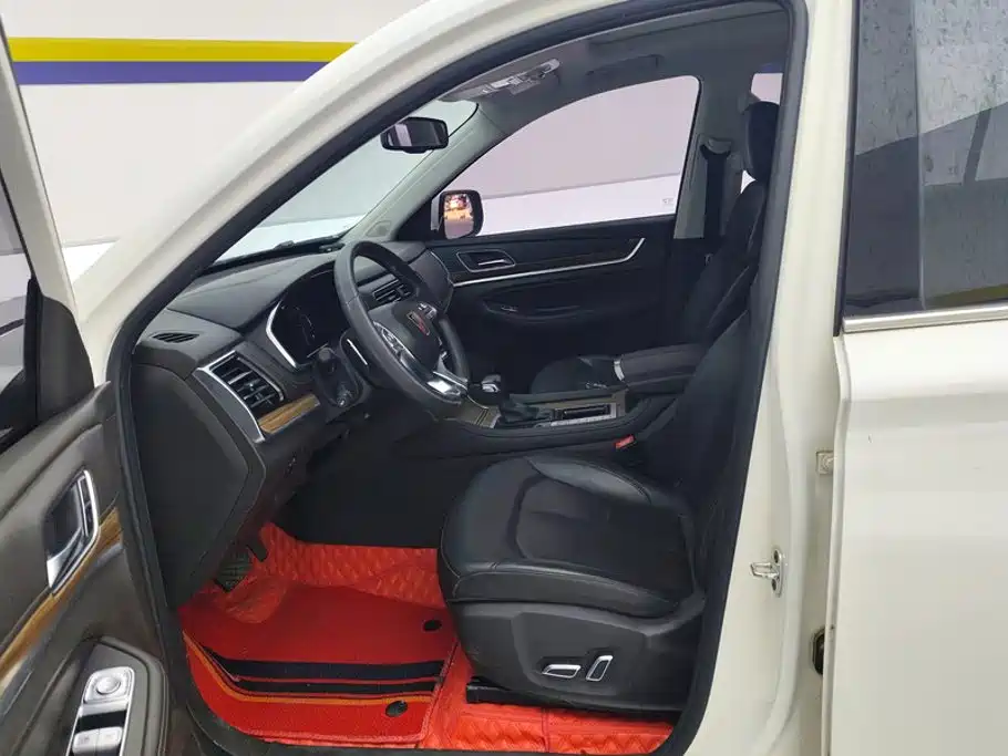 Roewe RX8 — миниатюра 9