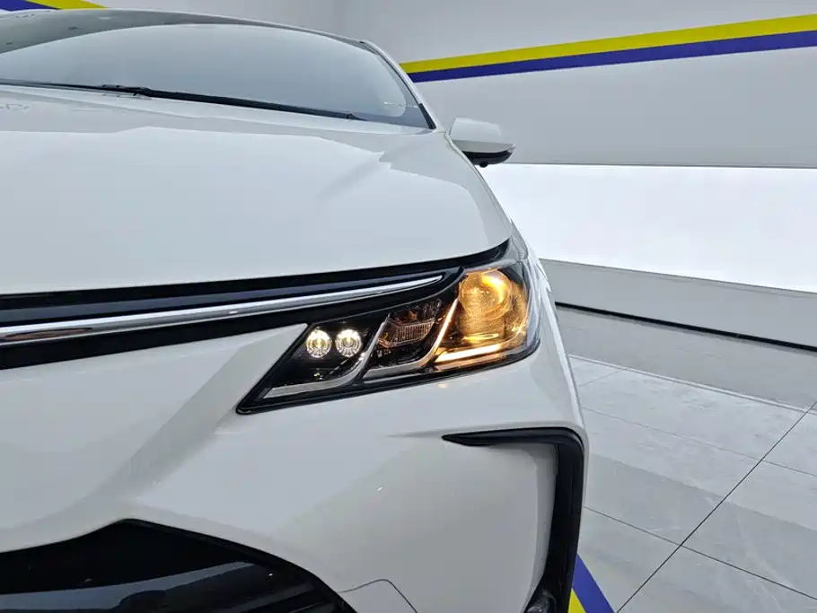 Toyota Corolla — миниатюра 5