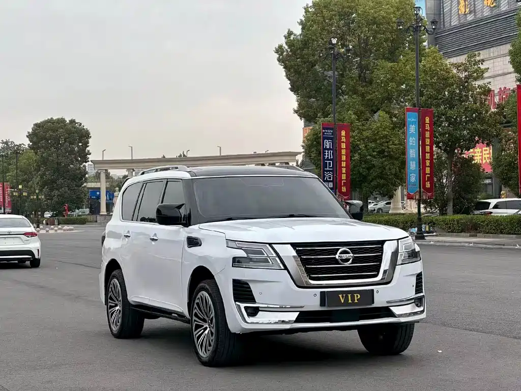 Nissan Patrol — миниатюра 3