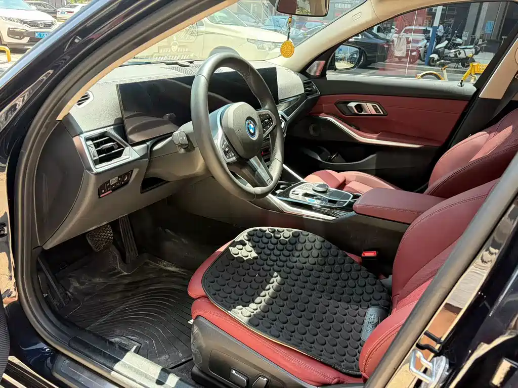BMW i3 — миниатюра 6