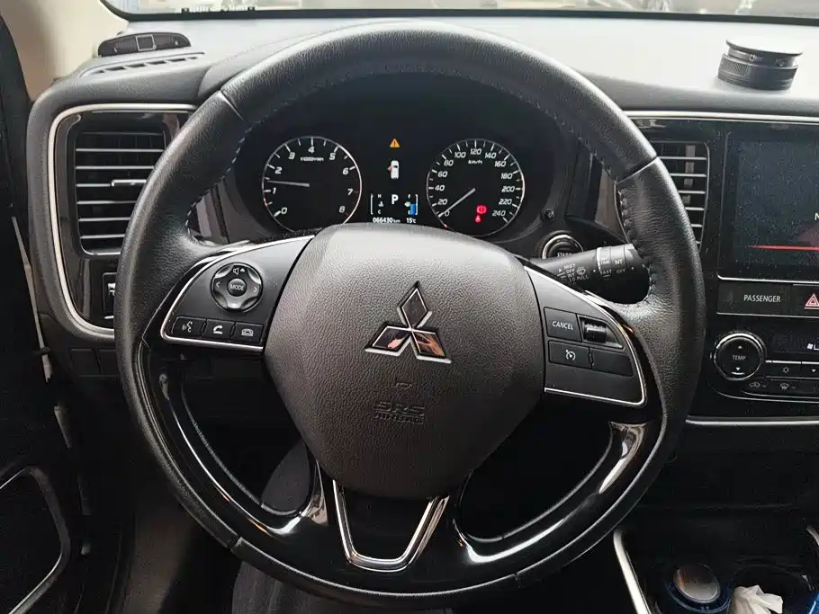 Mitsubishi Outlander — миниатюра 15