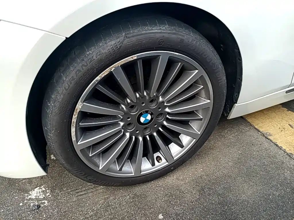 BMW 3 Series — миниатюра 23