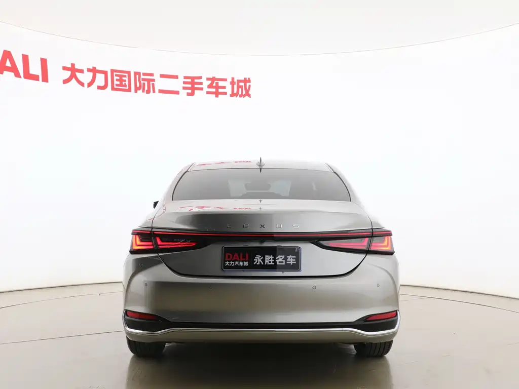 Lexus ES — миниатюра 16