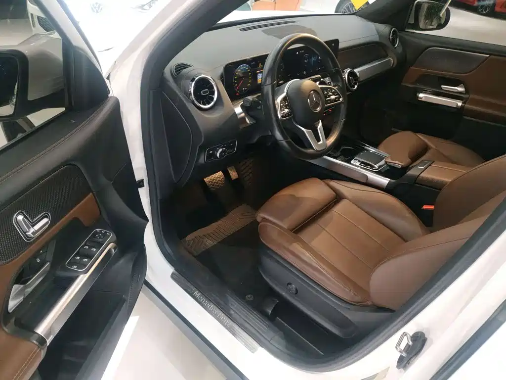 Mercedes-Benz GLB — миниатюра 16