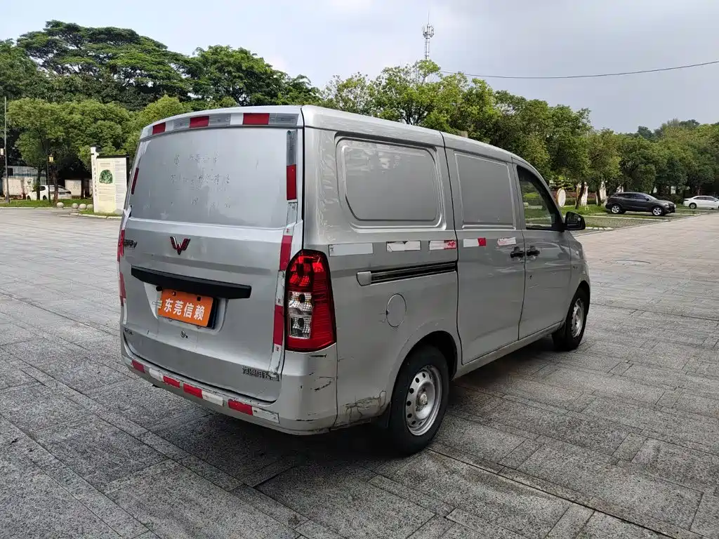 Wuling Rongguang V — миниатюра 5