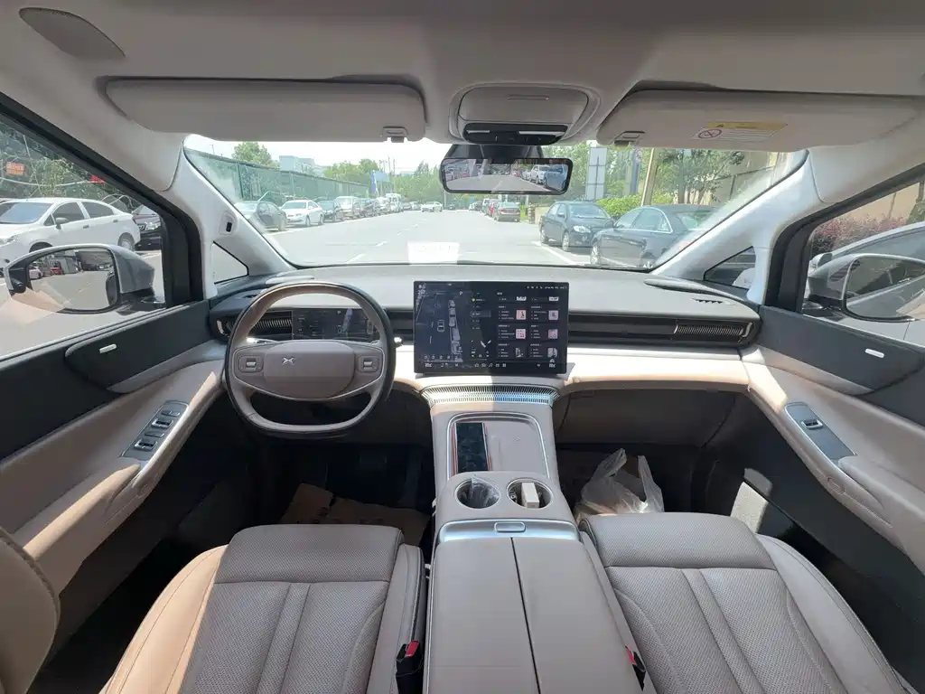 XPeng X9 — миниатюра 7