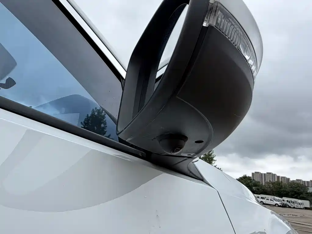 Volkswagen T-Roc — миниатюра 8