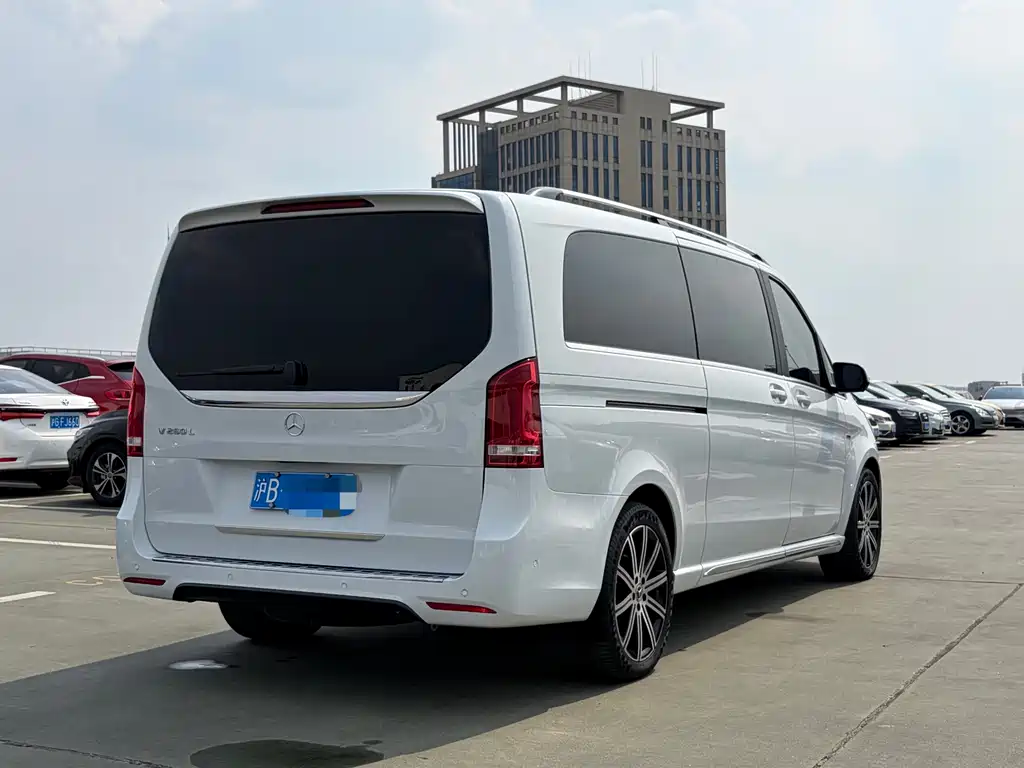 Mercedes-Benz V-Class — миниатюра 4
