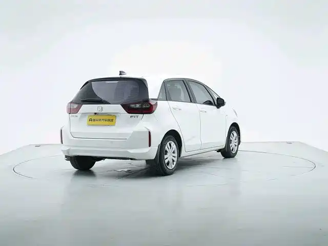 Honda Fit — миниатюра 6