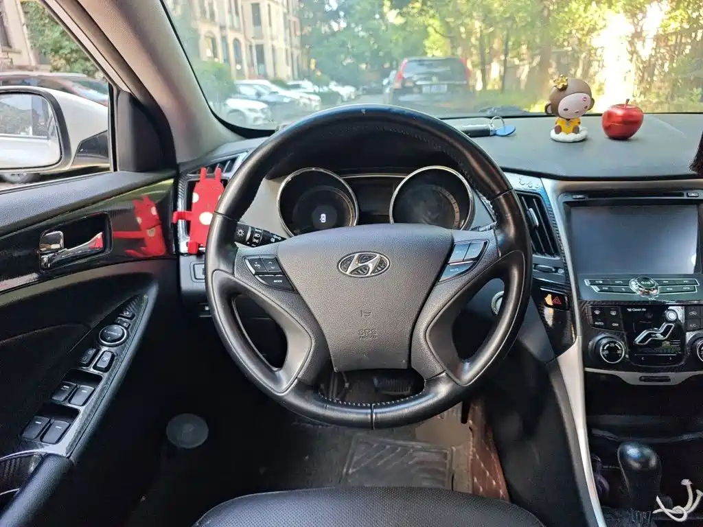 Hyundai Sonata — миниатюра 11