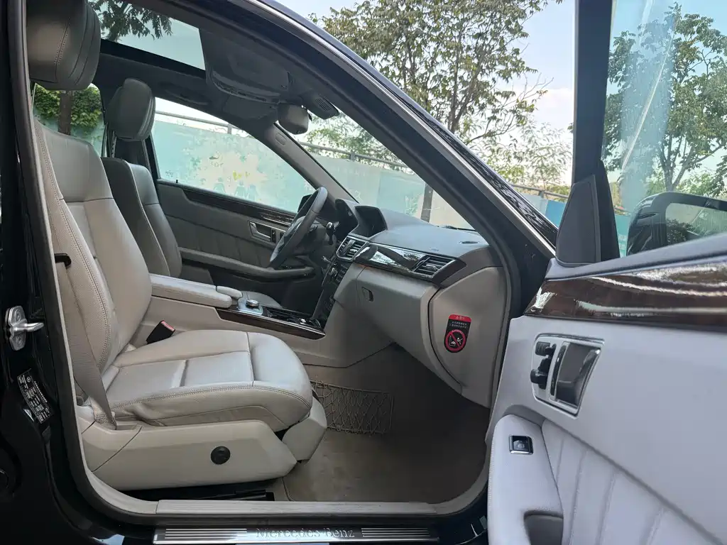 Mercedes-Benz E-Class — миниатюра 8