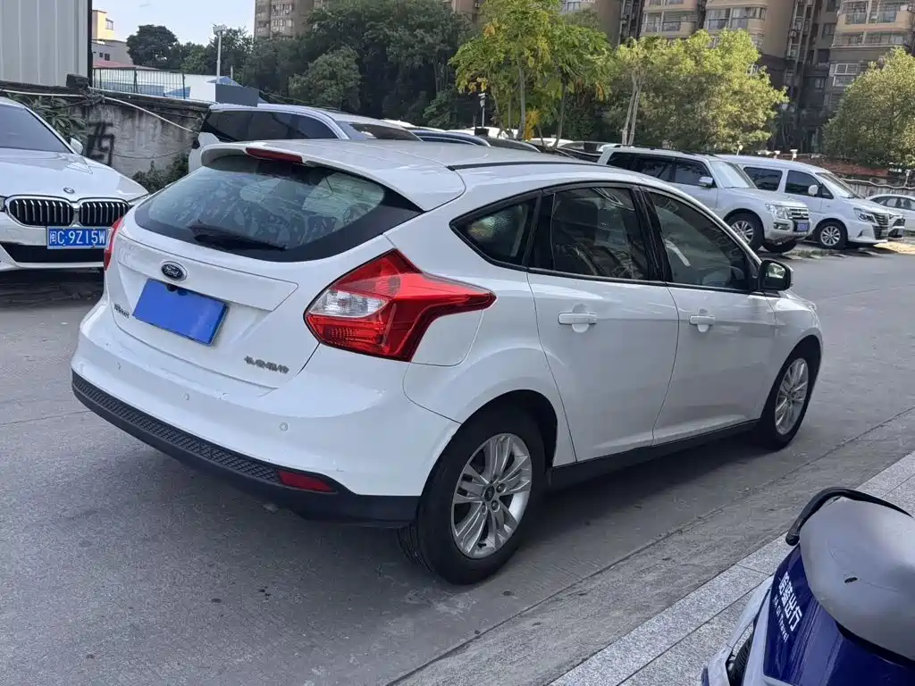 Ford Focus — миниатюра 6