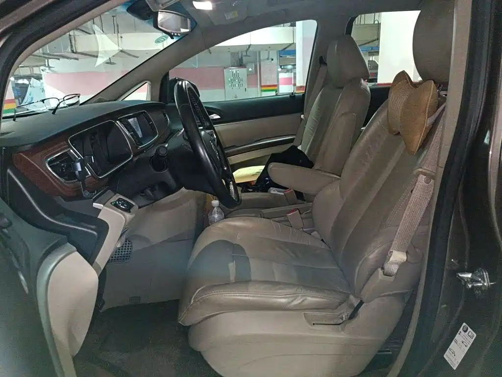 Buick GL8 — миниатюра 8