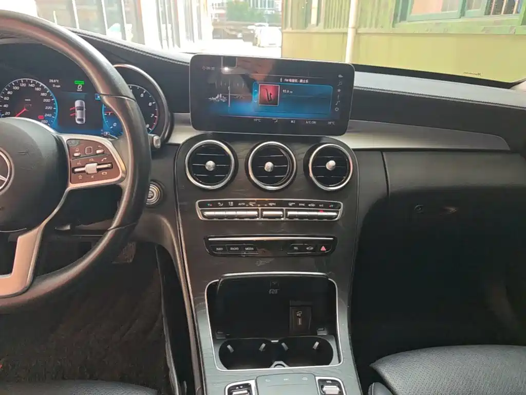 Mercedes-Benz C-Class — миниатюра 13