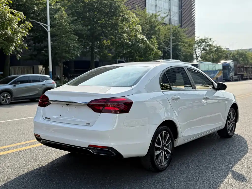 Geely Emgrand — миниатюра 4
