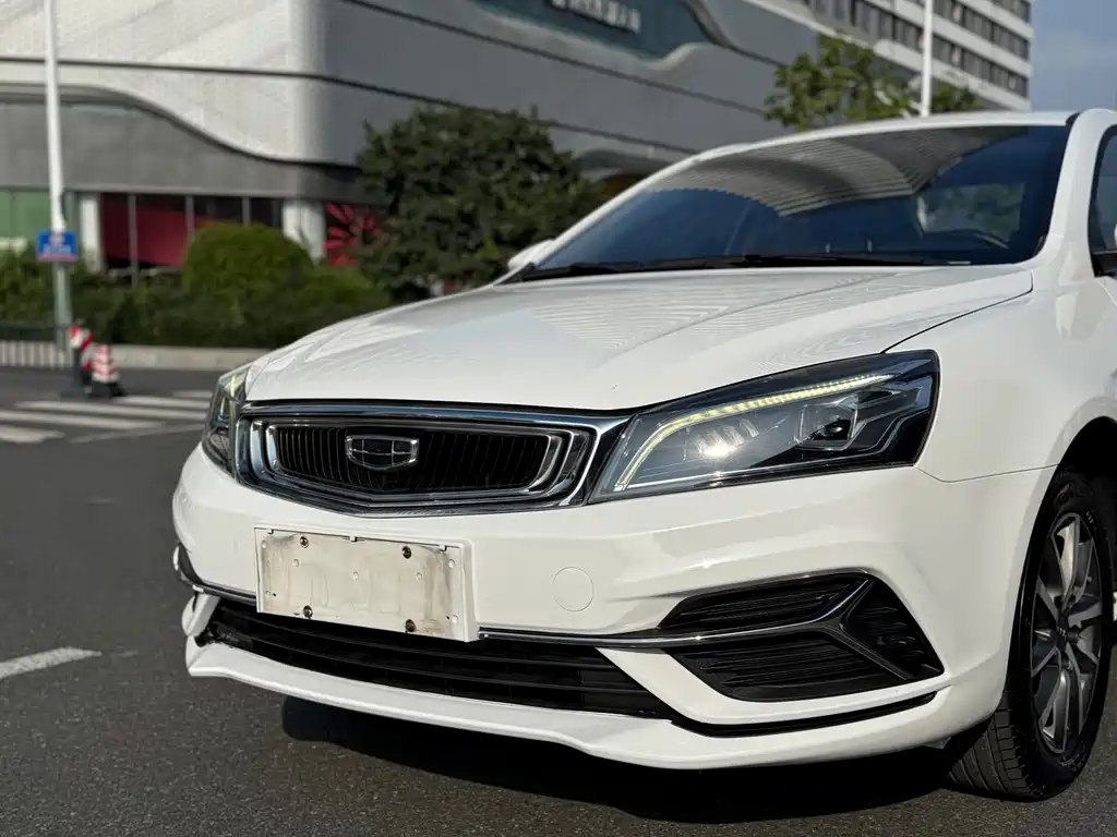 Geely Emgrand — миниатюра 8