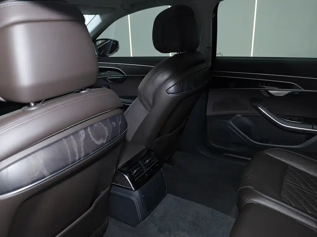 Audi A8 — миниатюра 24