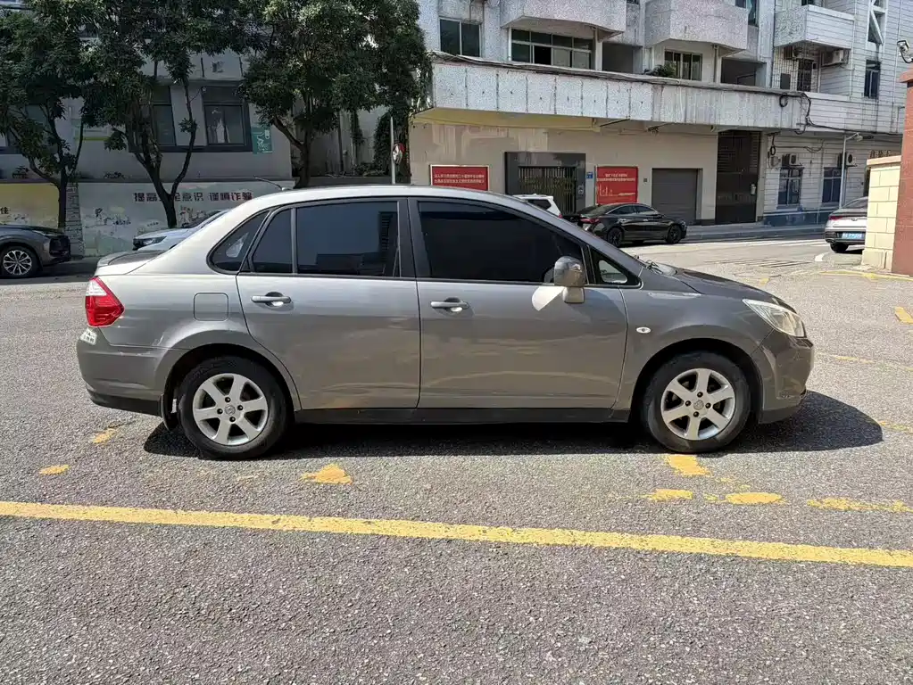 Venucia D50 1.6L Manual Luxury Edition, фото 4