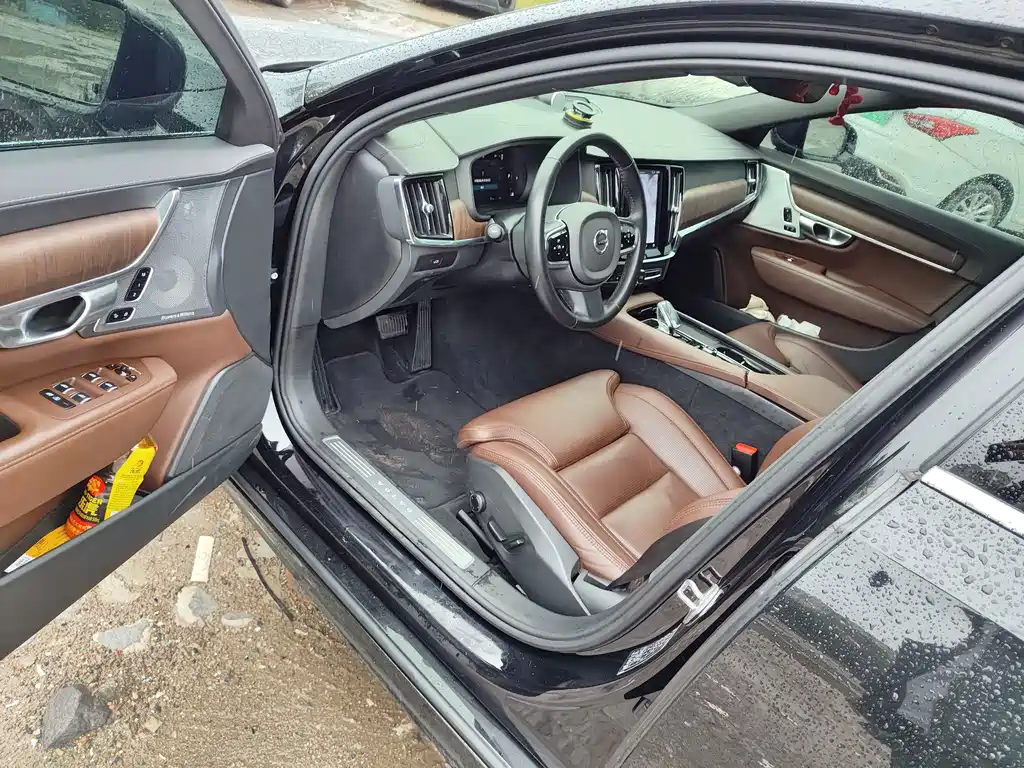 Volvo S90 — миниатюра 6