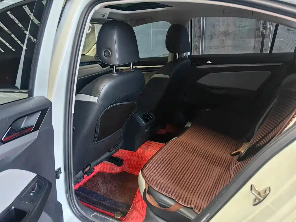 Volkswagen Bora — миниатюра 9