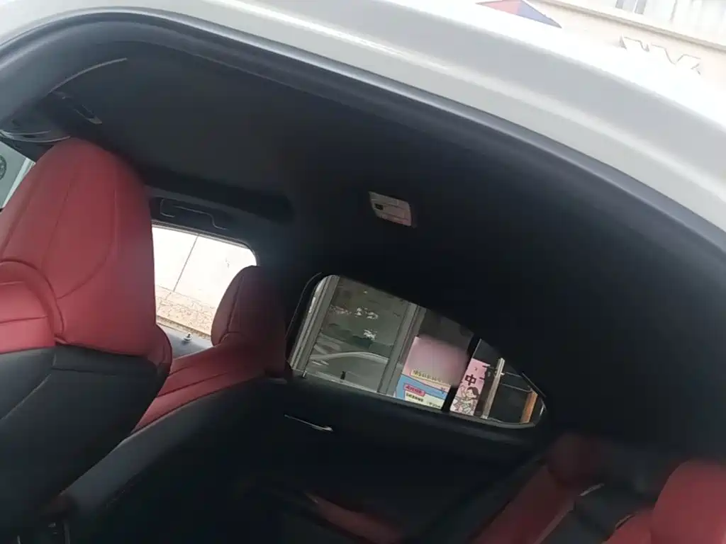 Lexus UX — миниатюра 18