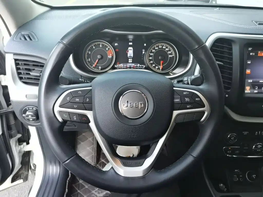 Jeep Cherokee — миниатюра 11