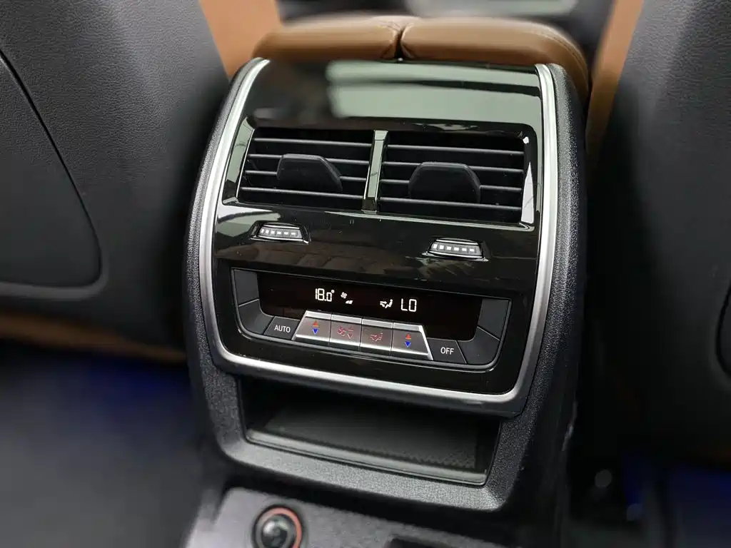 BMW X7 — миниатюра 17
