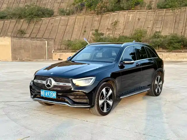 MERCEDES-BENZ GLC