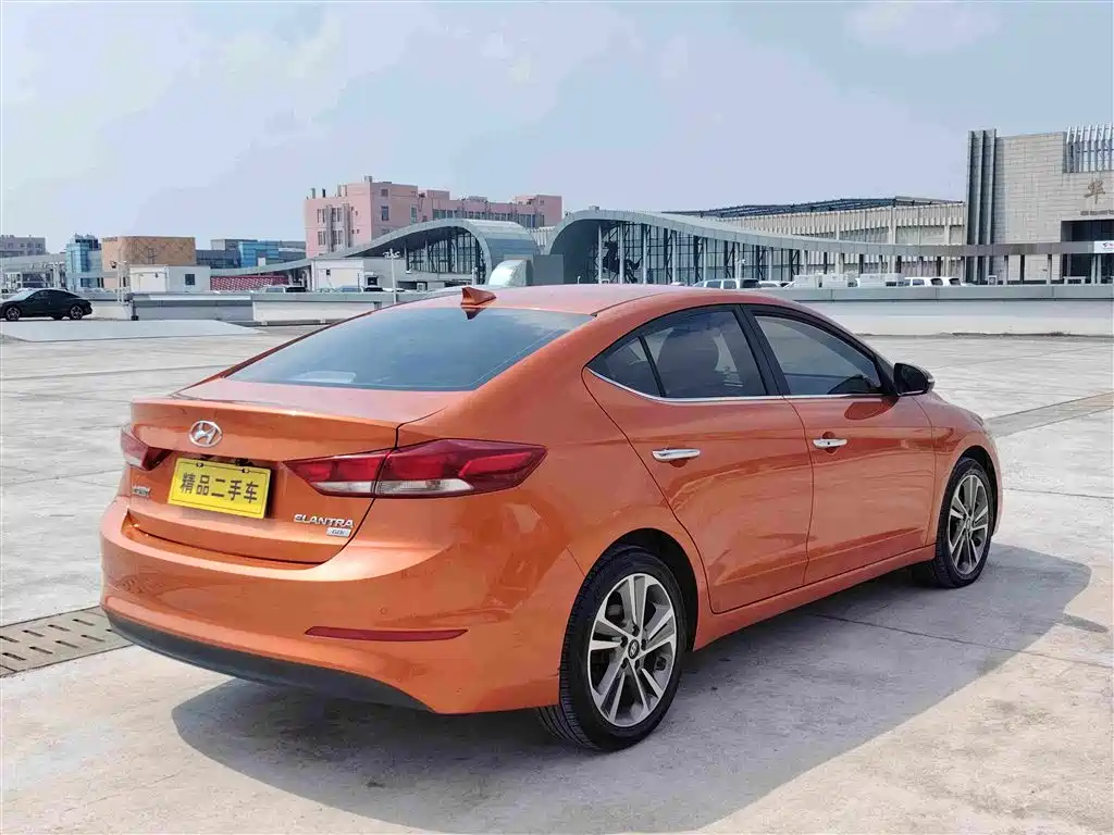 Hyundai Elantra — миниатюра 5