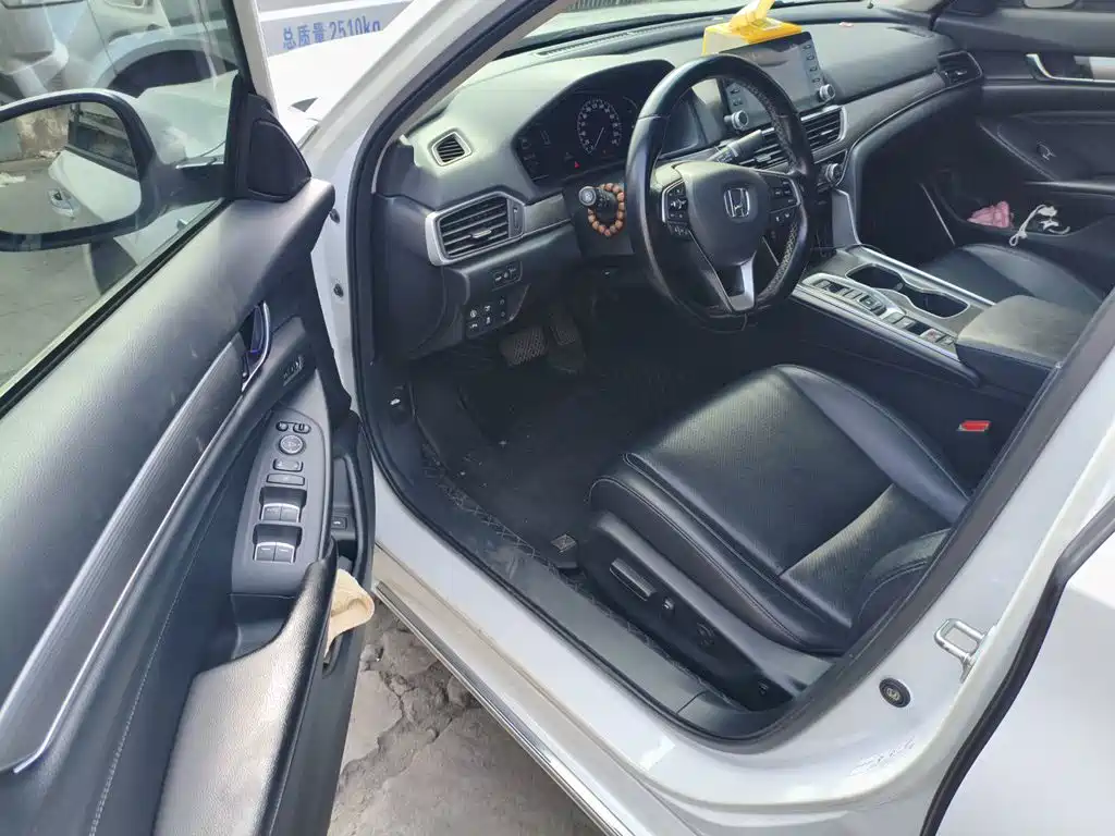Honda Accord — миниатюра 12
