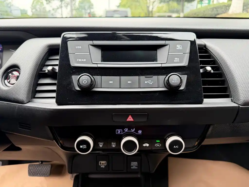 Honda Fit — миниатюра 10